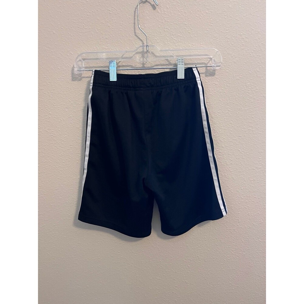 Adidas shorts size: small 9/10 years - Picture 2 of 3